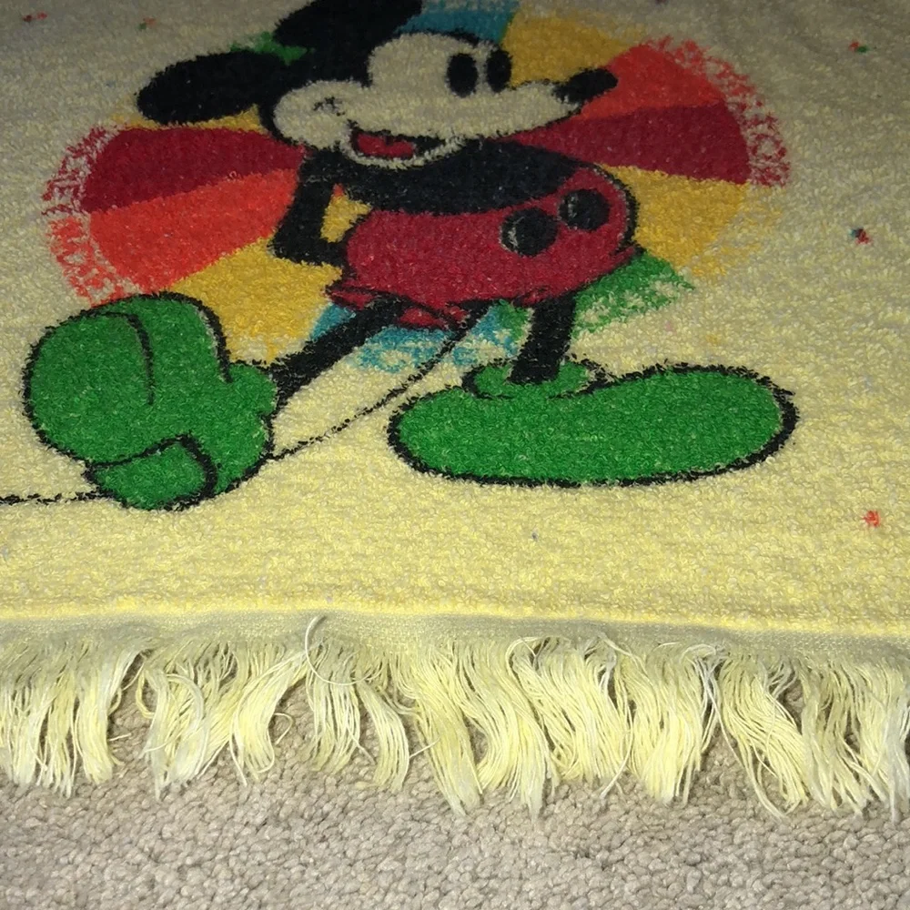 VINTAGE Disney Mickey Mouse Cannon Bath‎ Towel